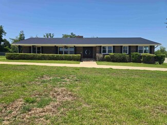 4258 6th Ave, Marianna, FL 32446