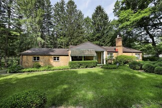 23 Woodland Farms Rd, Pittsburgh, PA 15238