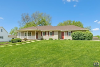 915 Walnut St, Valley Falls, KS 66088