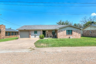 1007 Avenue D, Ballinger, TX 76821