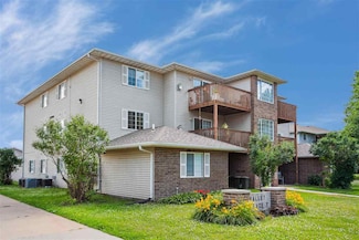 613 Kimberlite St, Tiffin, IA 52340