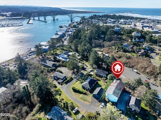 1112 SW Hurbert St Unit 3, Newport, OR 97365