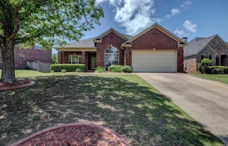 124 Mountain Valley Dr, Maumelle, AR 72113