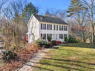 89 Church St, Barrington, NH 03825