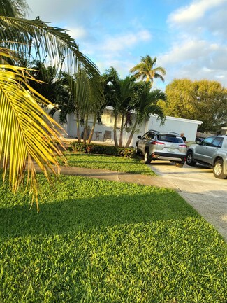 332 Ponte Vedra Rd, Palm Springs, FL 33461
