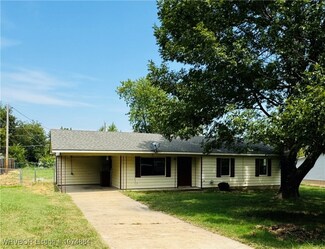 22470 Hilldale Cir, Spiro, OK 74959