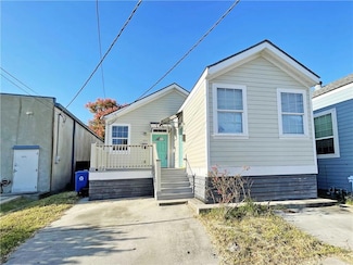 2111 Rousseau St, New Orleans, LA 70130