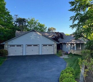 5395 Silver Fox Rd, Roanoke, VA 24018