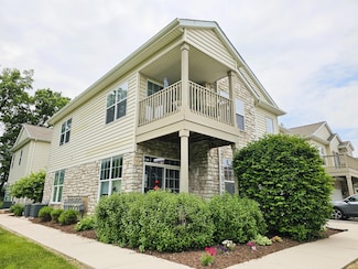 N16W26401 Meadowgrass Cir Unit B, Pewaukee, WI 53072