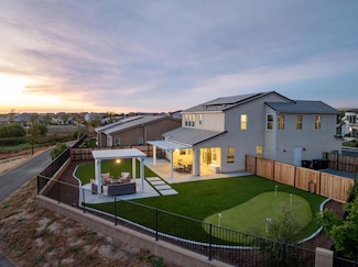 988 Horizon Dr, Madera, CA 93636