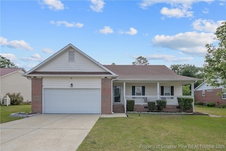 4829 Miranda Dr, Hope Mills, NC 28348