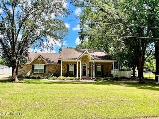 2309 Mangrove Rd, Moss Point, MS 39562