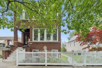 2939 N Troy St, Chicago, IL 60618