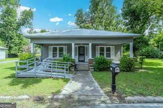 122 Hopkins St, Waycross, GA 31501