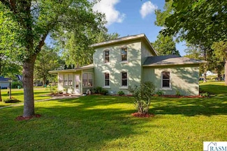 219 Davis St, Le Sueur, MN 56058