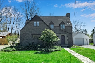305 Girard Ave, East Aurora, NY 14052