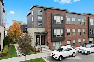 1220 Diamond Ct Unit E, Royal Oak, MI 48067