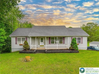 4579 W Mountain View Dr, Walnutport, PA 18088