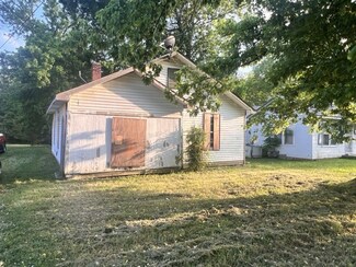 813 Curtis St, Paris, TN 38242