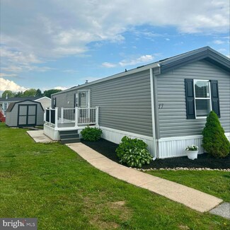 17 Sunrise Dr, Nottingham, PA 19362