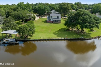 1621 Pat Dr, Gautier, MS 39553