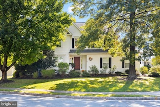 302 Chaucer Place NE, Leesburg, VA 20176