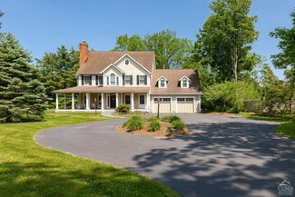 47 N Parsonage St, Rhinebeck, NY 12572