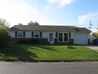 104 S Ivy Ln, Butler, IN 46721