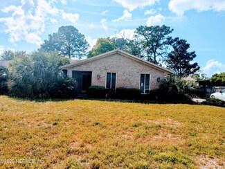 3318 Sara Dr, Jacksonville, FL 32277