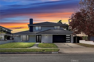 21621 Kaneohe Ln, Huntington Beach, CA 92646