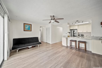 731 Amana St Unit 402, Honolulu, HI 96814