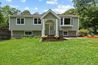 34 Grouse Cir, East Lyme, CT 06333