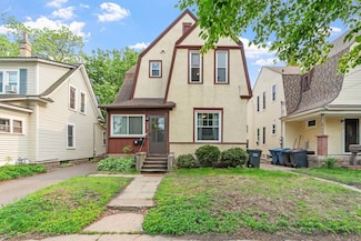662 24th Ave NE, Minneapolis, MN 55418