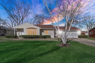 3210 N Betty Dr, Arlington Heights, IL 60004