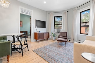 81 E Brookline St Unit 3, Boston, MA 02118