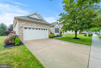 71 Ridgway Dr, Bordentown, NJ 08505