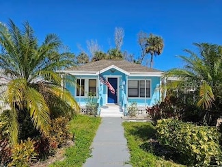 723 Dougherty St, New Smyrna Beach, FL 32168