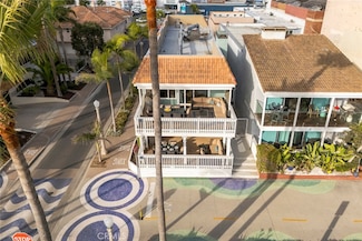 700 E Oceanfront, Newport Beach, CA 92661