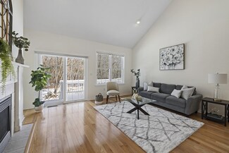4 Dover Dr Unit 6, Burlington, MA 01803