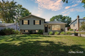 1635 Carlton Ave NE, Grand Rapids, MI 49505
