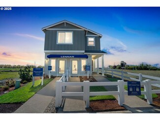 2693 Sawtelle Dr, Woodburn, OR 97071