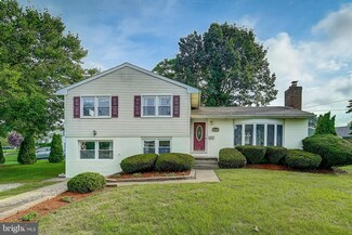 400 Cherrix Ave, Beverly, NJ 08010