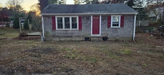 5 Huckleberry Ln, Marstons Mills, MA 02648