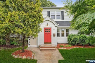 153 Lexington Ave, Westwood, NJ 07675