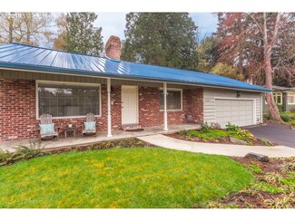 16805 Old River Dr, Lake Oswego, OR 97034