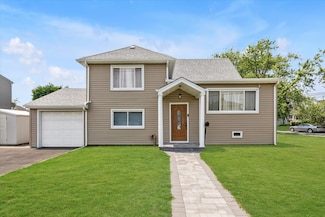 2716 Beach Dr, Merrick, NY 11566