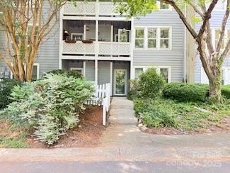 6070 Pinebark Ct, Charlotte, NC 28212