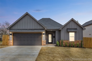 307 S 66th Ave E, Tulsa, OK 74112