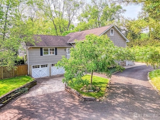769 Chimney Rock Rd, Martinsville, NJ 08836