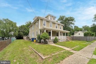 59 Pine St, Beverly, NJ 08010